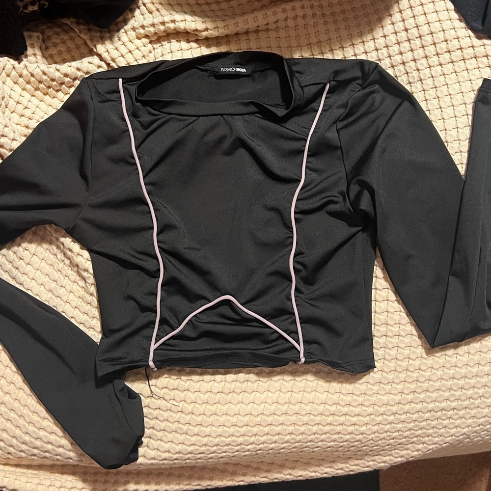 Fashion Nova Black Long Sleeve Cropped Top